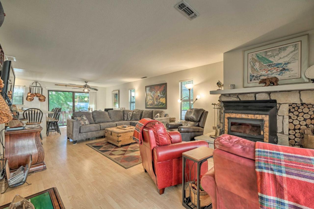 Pine Mountain Lake Haven With Spacious Deck! 格罗夫兰 外观 照片